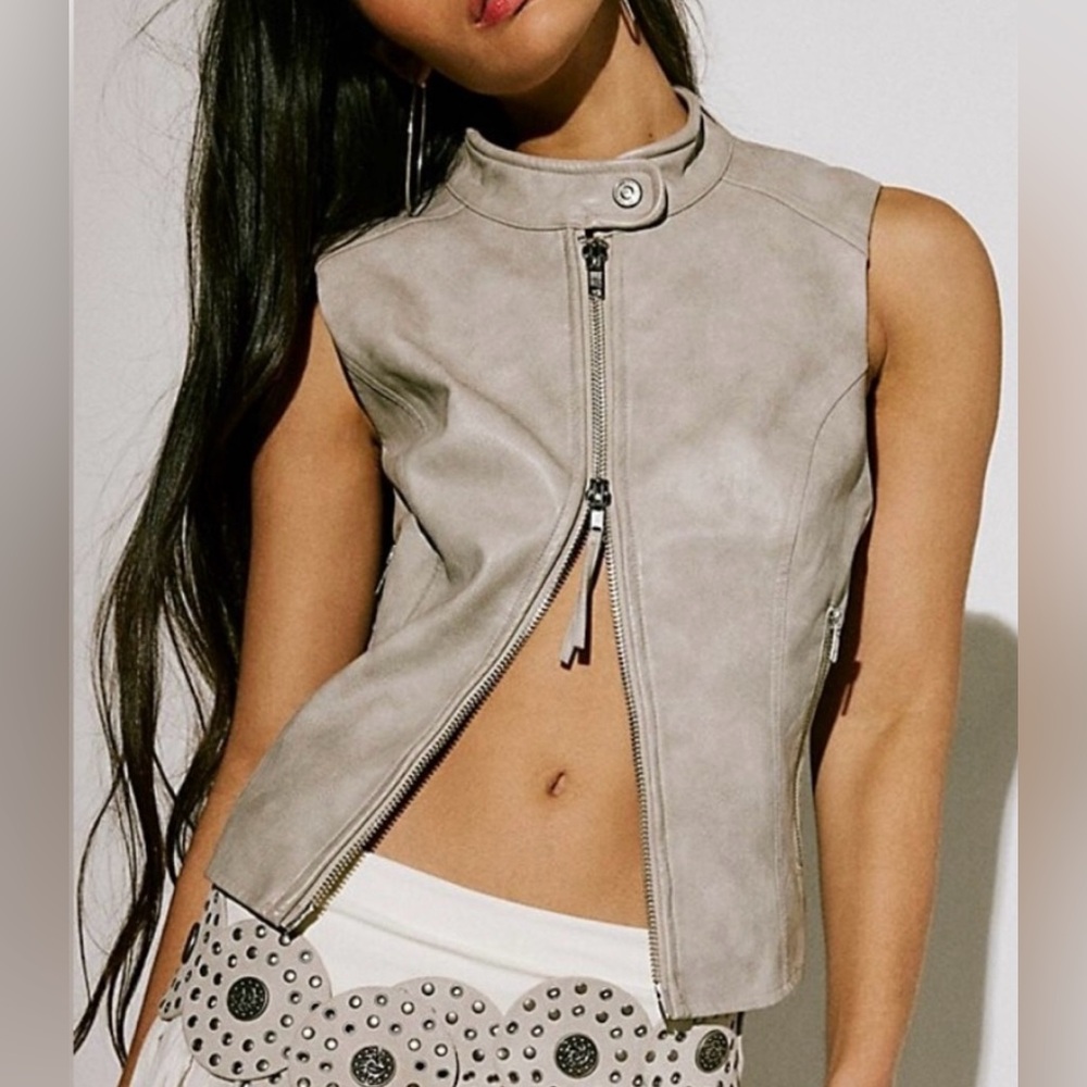 We The Free Sleeveless Moto Vest in Light Gray